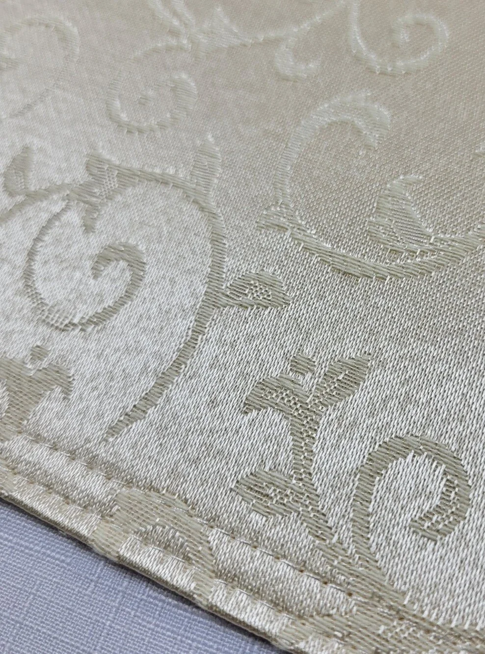 Lenox Opal Innocence Ivory PLACEMATS Set of 4 Reversible Cloth Scroll Cream